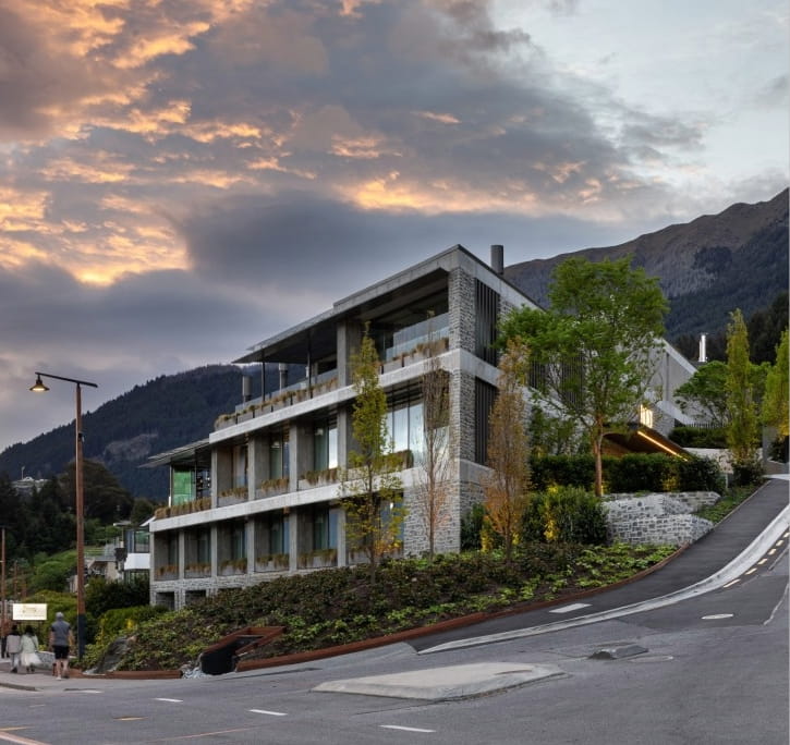 On-time opening for a high-end luxury project