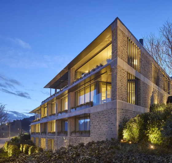 On-time opening for a multi-building luxury project